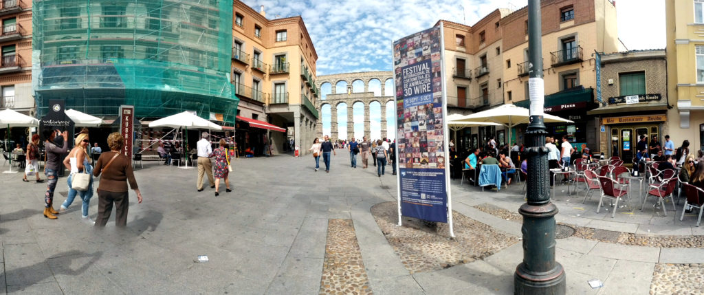 3D Wire – Publicidad del mercado en las inmediaciones del acueducto de Segovia